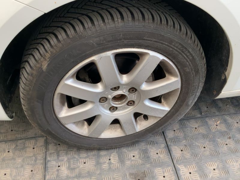 Volkswagen Touran 1.6 TDI Cup 2014 – снимка 3