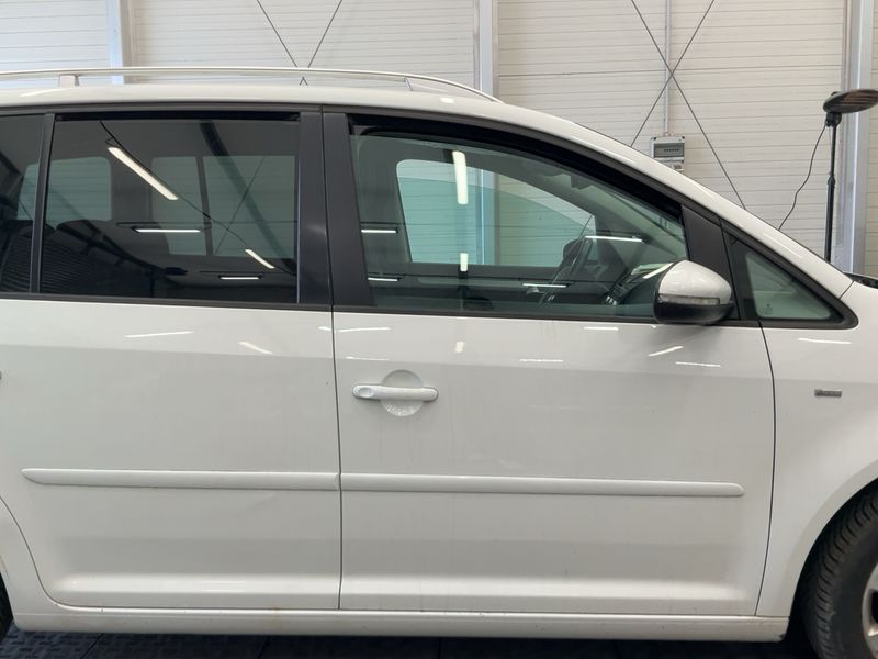 Volkswagen Touran 1.6 TDI Cup 2014 – снимка 10