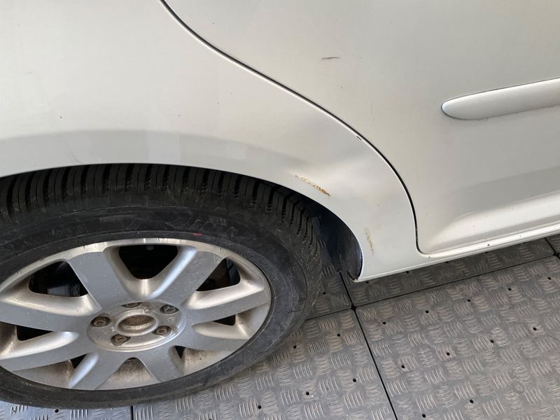 Volkswagen Touran 1.6 TDI Cup 2014 – снимка 24