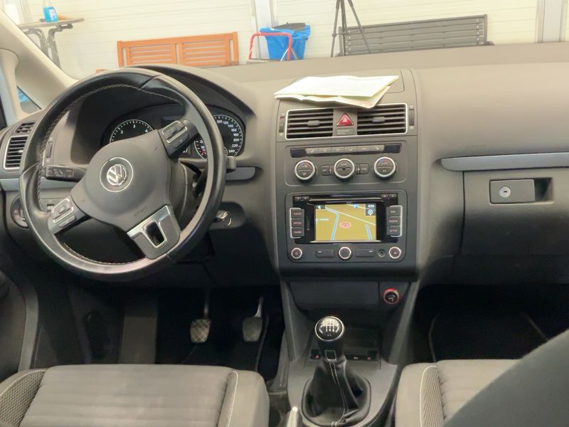 Volkswagen Touran 1.6 TDI Cup 2014 – снимка 18