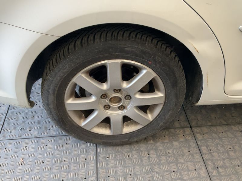 Volkswagen Touran 1.6 TDI Cup 2014 – снимка 9