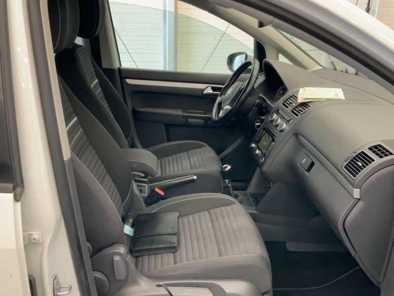 Volkswagen Touran 1.6 TDI Cup 2014 – снимка 17