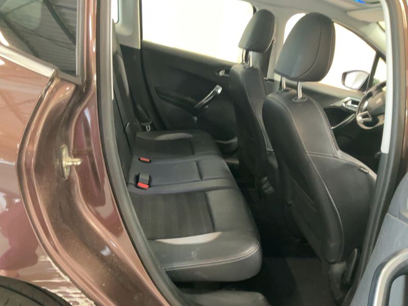 Peugeot 2008 1.6 Allure 2013 – снимка 19