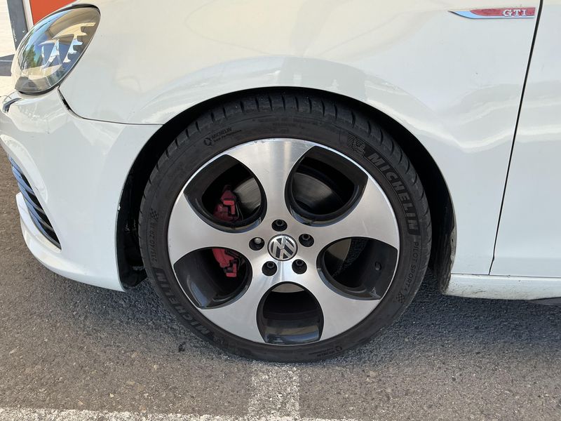 Volkswagen Golf VI 2.0 TSI GTI 2009 – снимка 3
