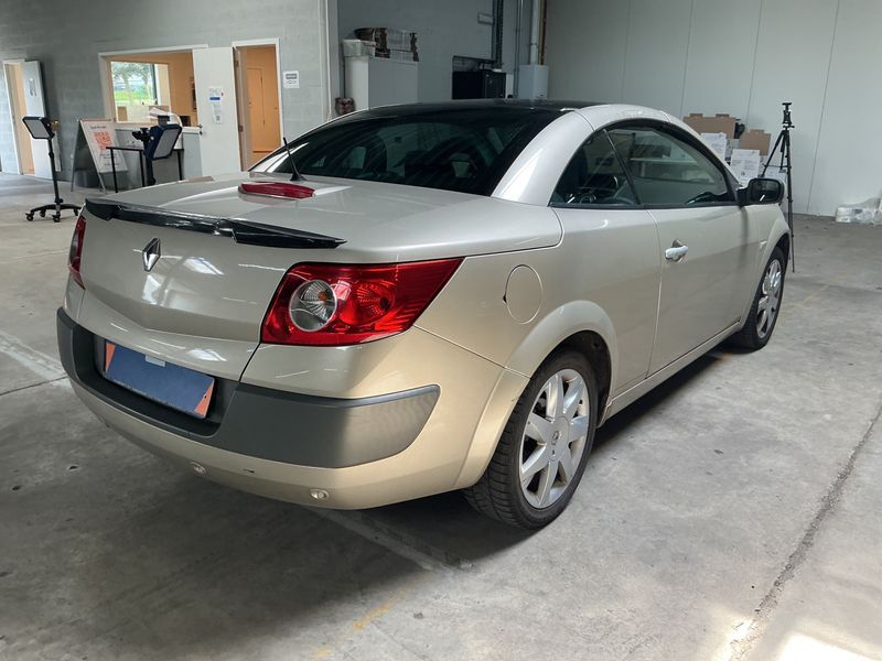 Renault Megane 2.0 Dynamique 2007 – снимка 2