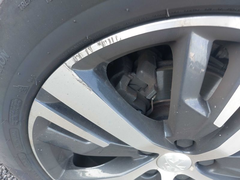 Peugeot 5008 1.2 PureTech Allure 2019 – снимка 27