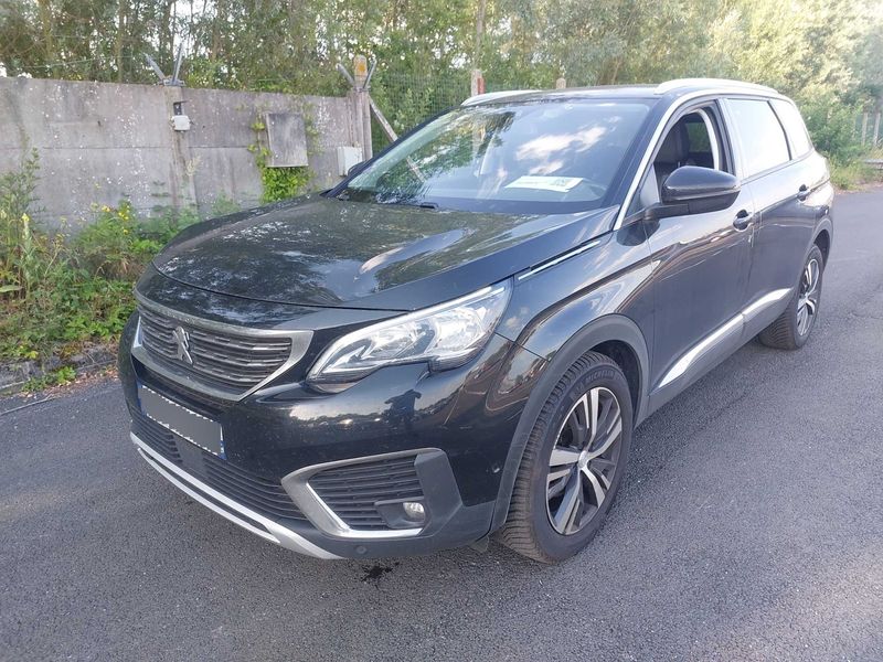 Peugeot 5008 1.2 PureTech Allure 2019 – снимка 2