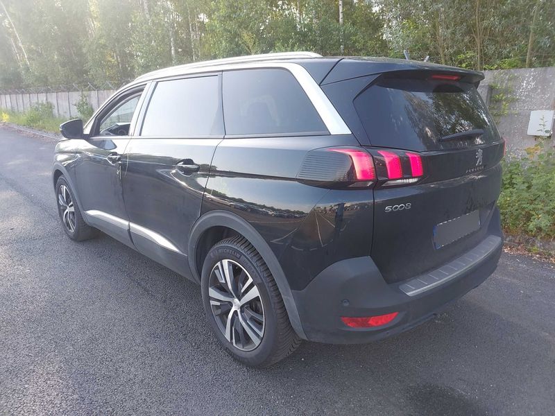 Peugeot 5008 1.2 PureTech Allure 2019 – снимка 3