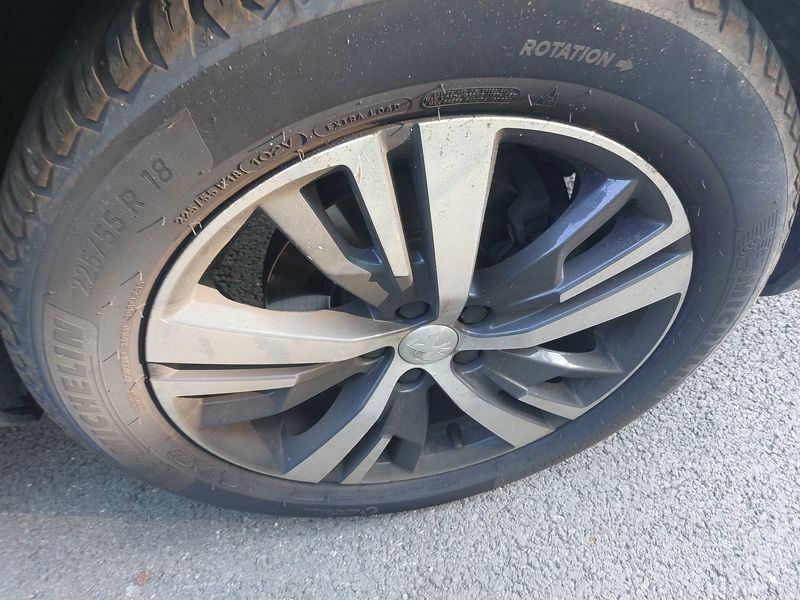 Peugeot 5008 1.2 PureTech Allure 2019 – снимка 20