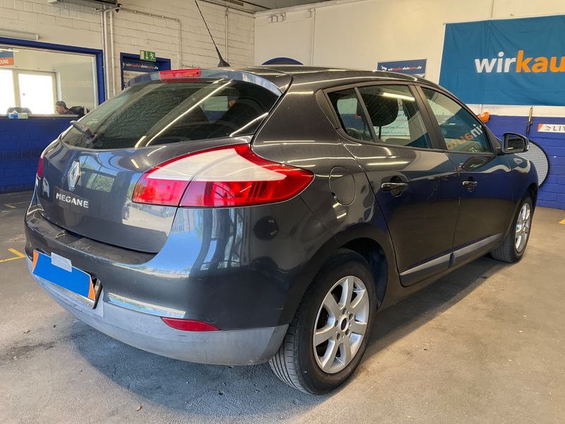 Renault Megane 1.6 Expression 2010 – снимка 2