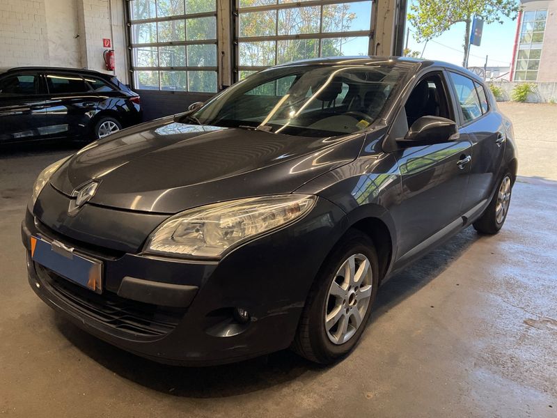 Renault Megane 1.6 Expression 2010 – снимка 1