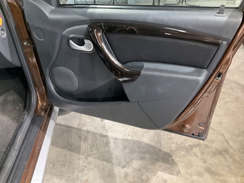 Dacia Duster 1.5 dCi Prestige 4x4 2011 – снимка 33