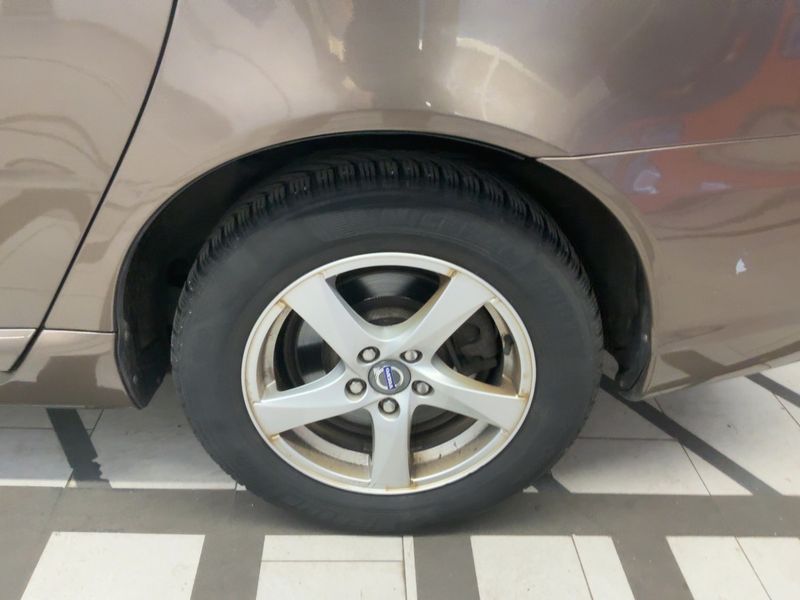 Volvo V70 2.0 D4 Momentum 2013 – снимка 5