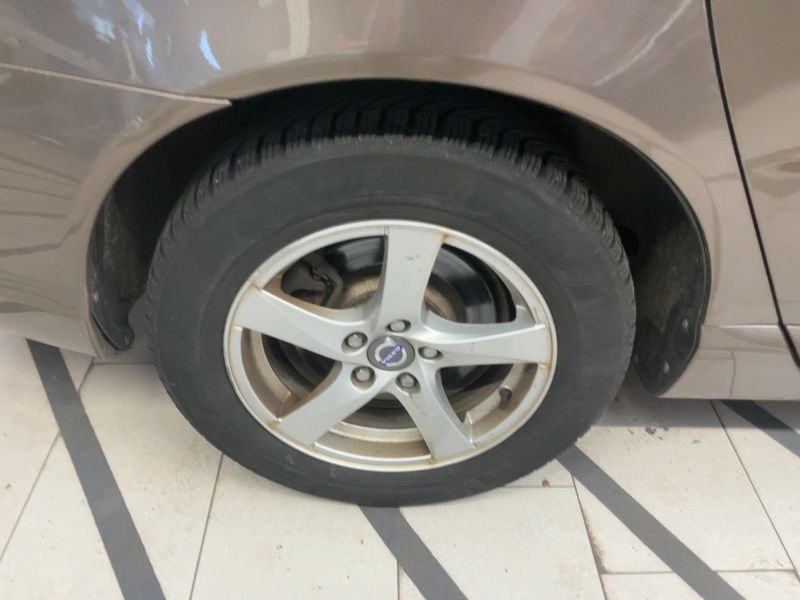 Volvo V70 2.0 D4 Momentum 2013 – снимка 9