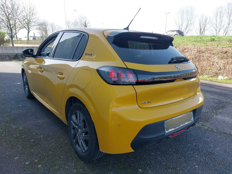 Peugeot 208 1.2 PureTech Style 2021 – снимка 3