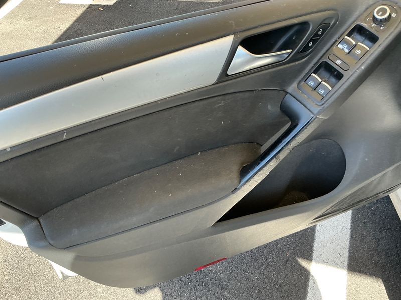 Volkswagen Golf VI 1.6 TDI Sport 2011 – снимка на щета 38