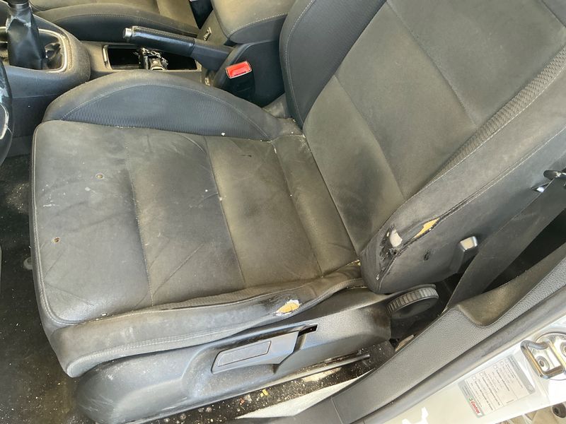 Volkswagen Golf VI 1.6 TDI Sport 2011 – снимка на щета 39