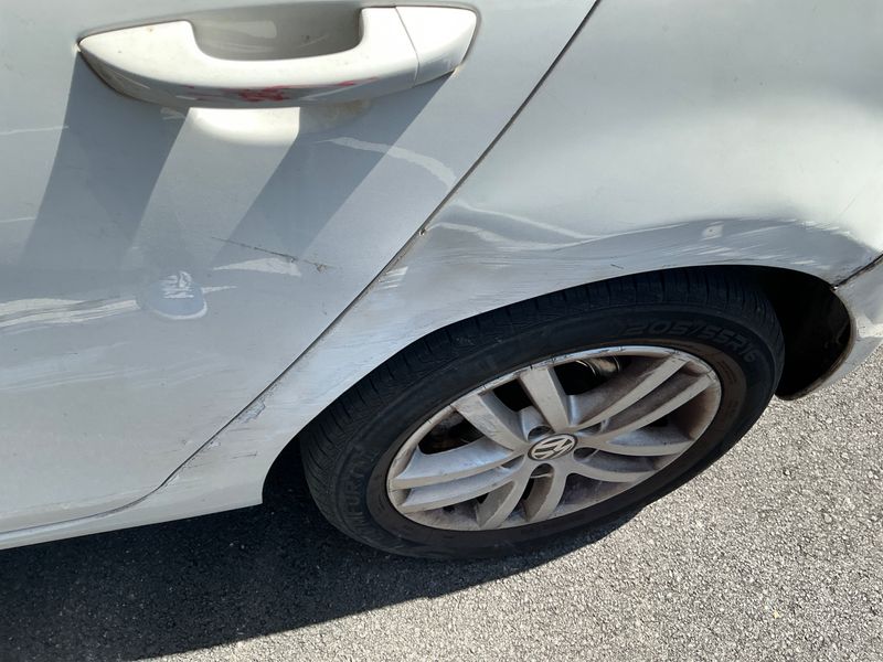 Volkswagen Golf VI 1.6 TDI Sport 2011 – снимка на щета 43