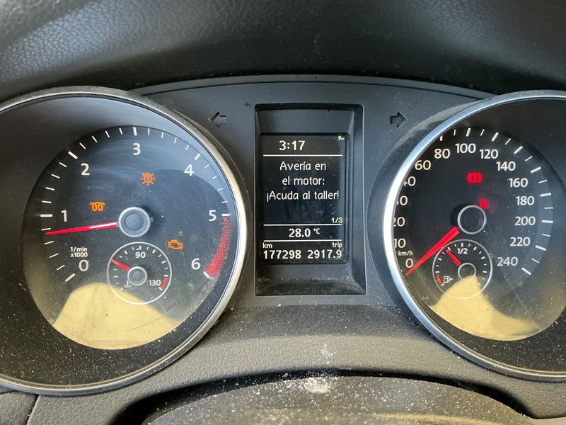 Volkswagen Golf VI 1.6 TDI Sport 2011 – снимка 13