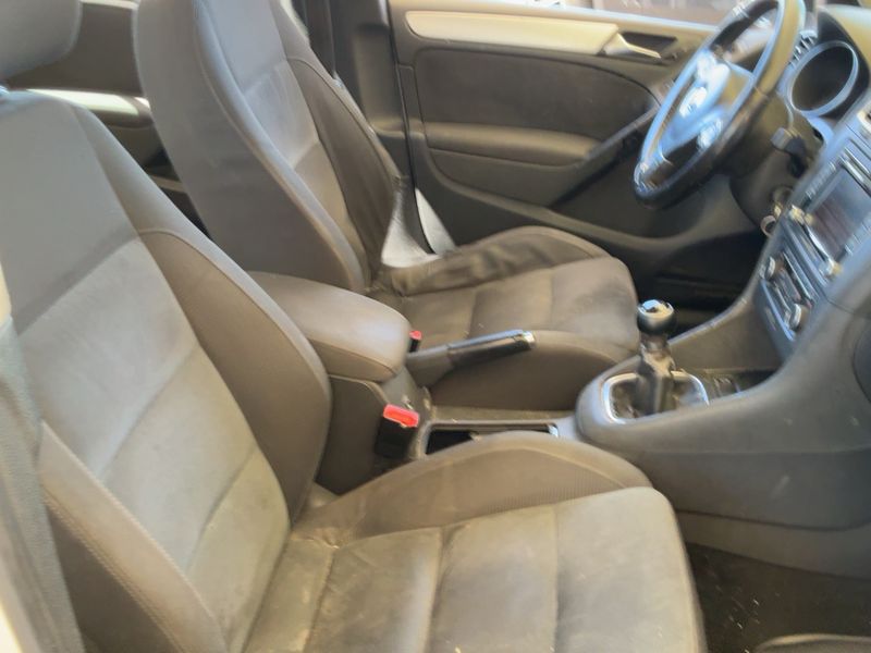 Volkswagen Golf VI 1.6 TDI Sport 2011 – снимка 11
