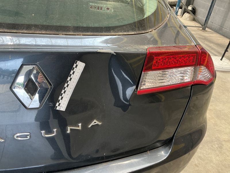 Renault Laguna 2.0 dCi Black Edition 2011 – снимка 32