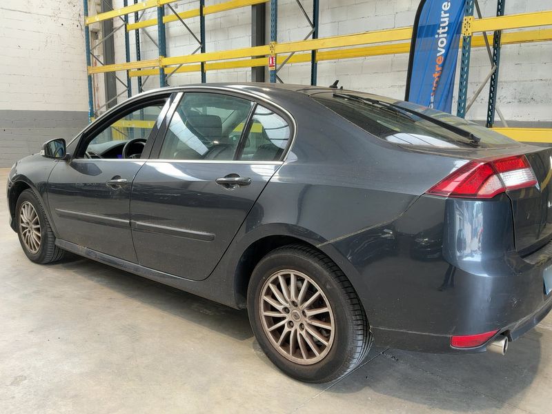 Renault Laguna 2.0 dCi Black Edition 2011 – снимка 6