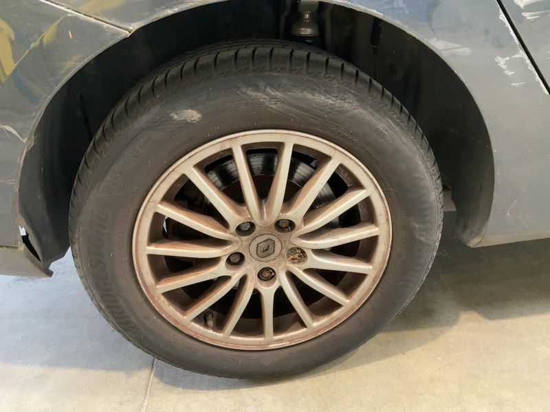 Renault Laguna 2.0 dCi Black Edition 2011 – снимка 9