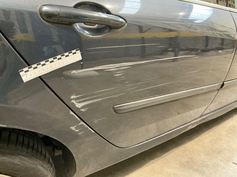 Renault Laguna 2.0 dCi Black Edition 2011 – снимка 24
