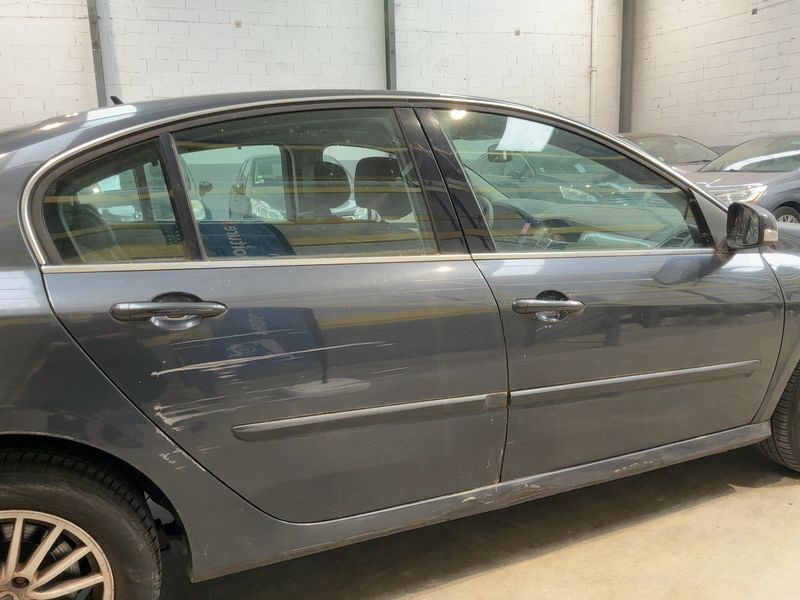 Renault Laguna 2.0 dCi Black Edition 2011 – снимка 10