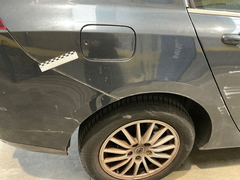 Renault Laguna 2.0 dCi Black Edition 2011 – снимка 23