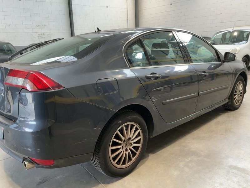 Renault Laguna 2.0 dCi Black Edition 2011 – снимка 8