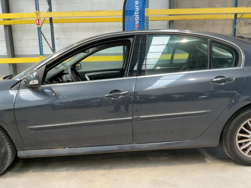 Renault Laguna 2.0 dCi Black Edition 2011 – снимка 4