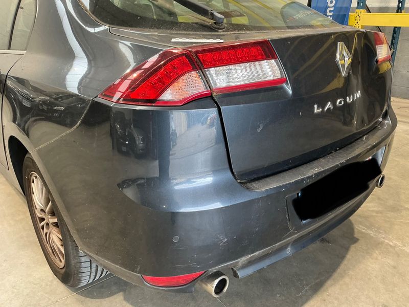 Renault Laguna 2.0 dCi Black Edition 2011 – снимка 30