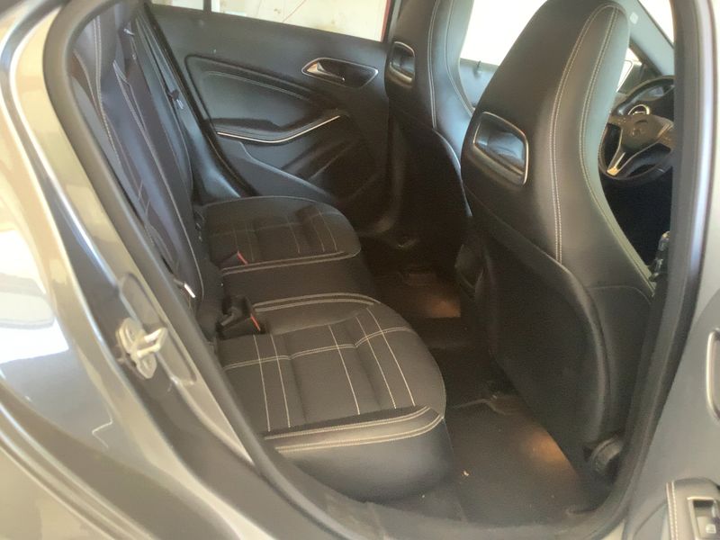 Mercedes-Benz A-Klasse A 180 BlueEfficiency Urban 2013 – снимка 19