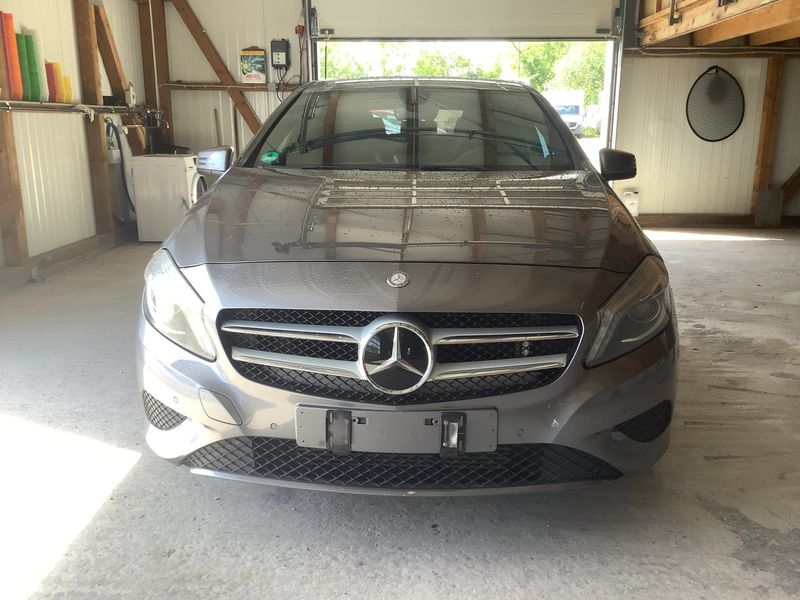 Mercedes-Benz A-Klasse A 180 BlueEfficiency Urban 2013 – снимка 14