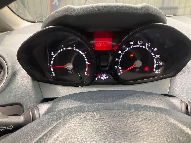 Ford Fiesta 1.25 Trend 2011 – снимка 4