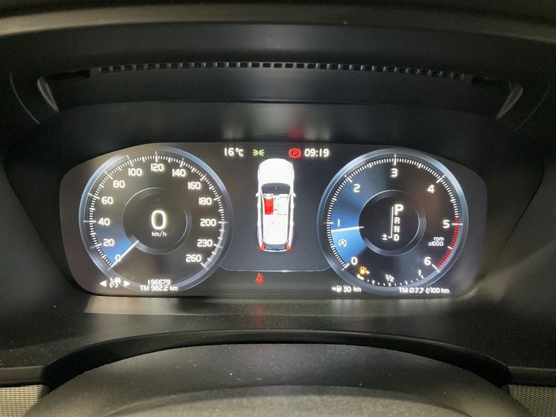 Volvo V90 2.0 D4 R-Design AWD 2017 – снимка 18