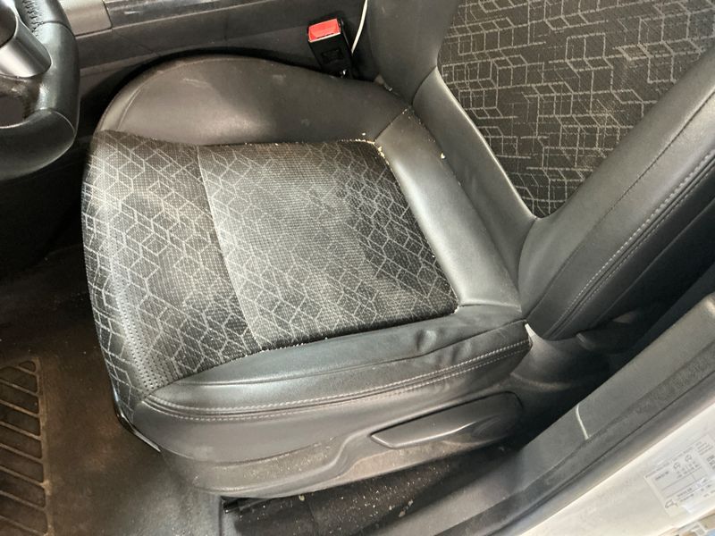 Peugeot 3008 1.6 HDi Allure 2014 – снимка 26