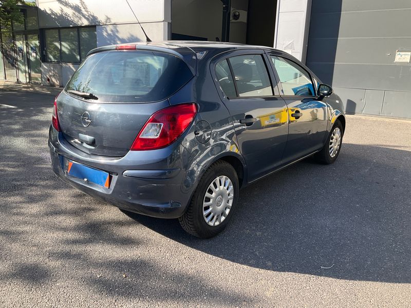 Opel Corsa 1.2 Essentia 2010 – снимка 2