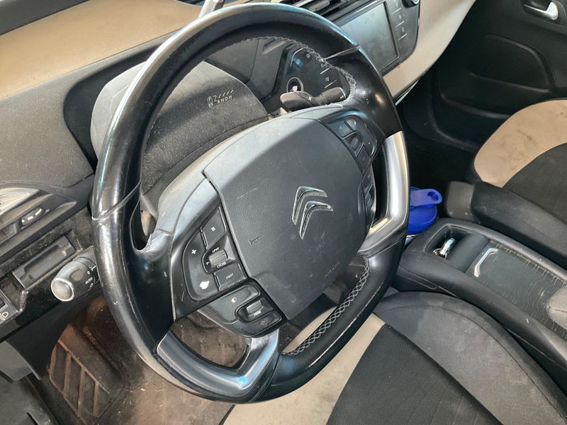 Citroen C4 Picasso 1.6 Blue-HDi Feel 2016 – снимка на щета