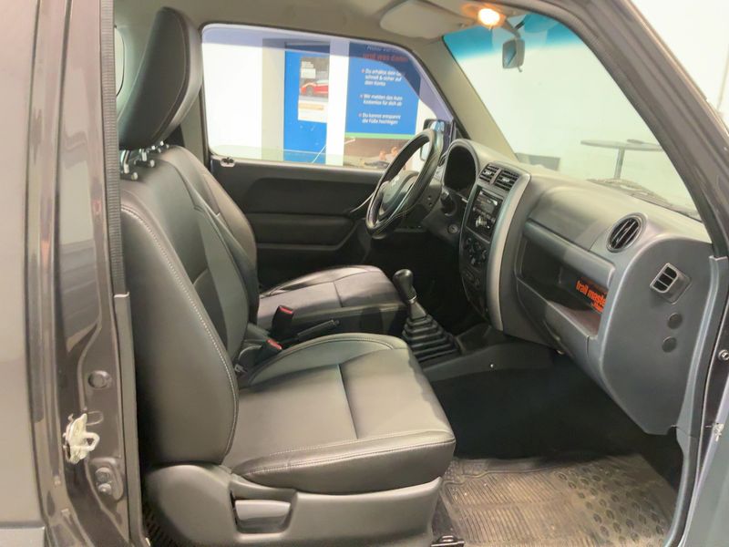 Suzuki Jimny 1.3 Basic 2016 – снимка 17