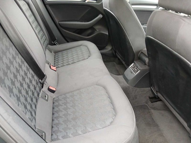 Audi A3 Limousine 1.6 TDI Attraction 2015 – снимка 14