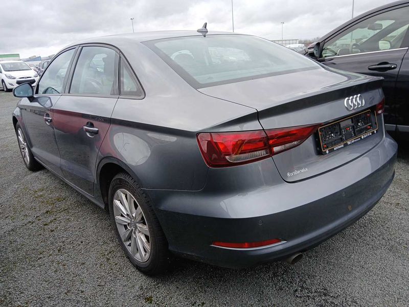 Audi A3 Limousine 1.6 TDI Attraction 2015 – снимка 3