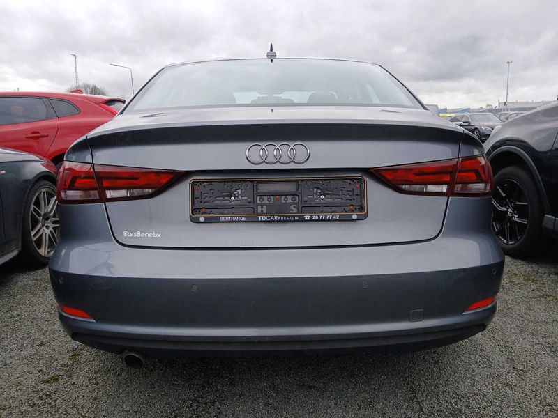 Audi A3 Limousine 1.6 TDI Attraction 2015 – снимка 4