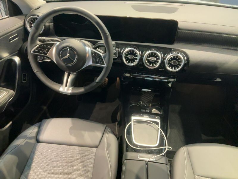 Mercedes-Benz CLA-Klasse CLA 180 Shooting Brake Mild-Hybrid Progressive Line Edition 2024 – снимка 17