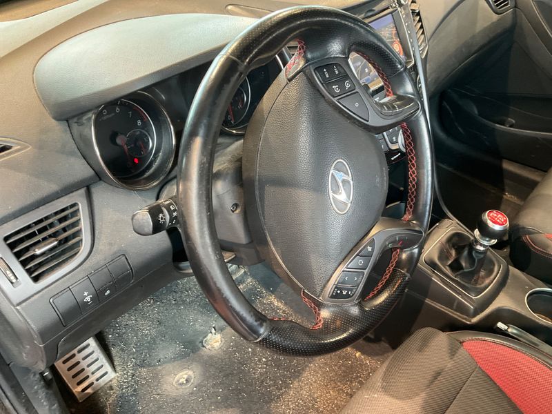 Hyundai i30 1.6 TGDI Turbo 2015 – снимка 28