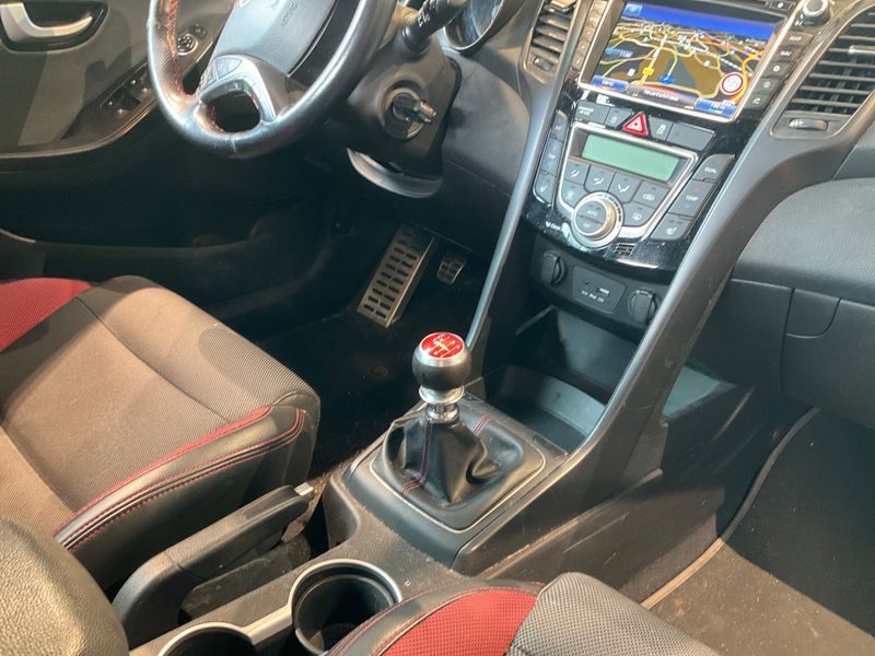 Hyundai i30 1.6 TGDI Turbo 2015 – снимка 35