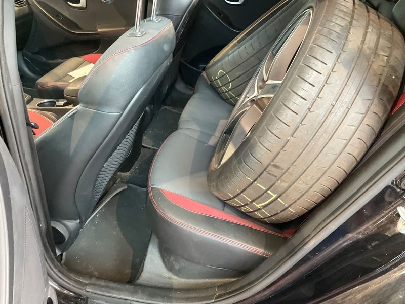 Hyundai i30 1.6 TGDI Turbo 2015 – снимка 41