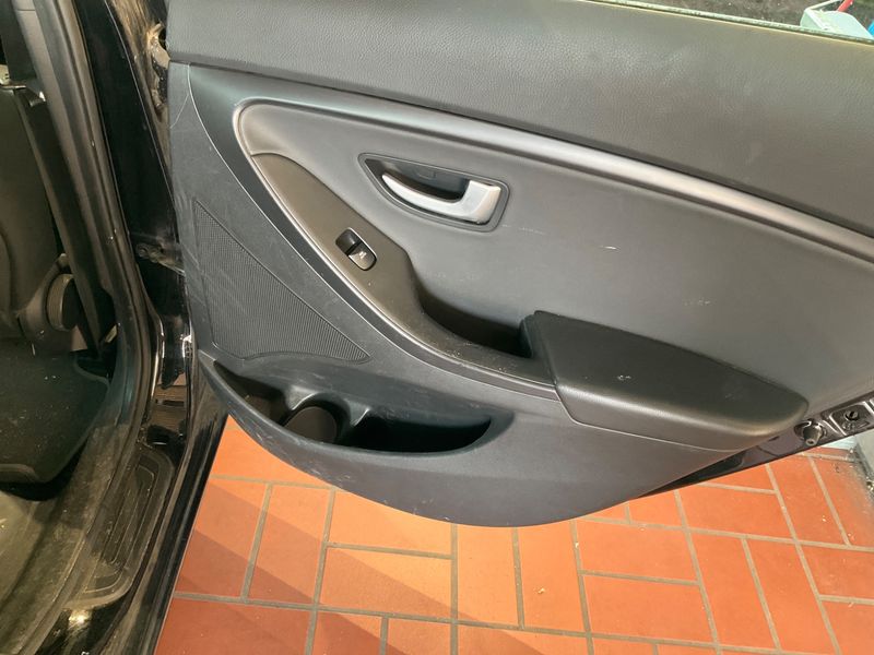 Hyundai i30 1.6 TGDI Turbo 2015 – снимка 33