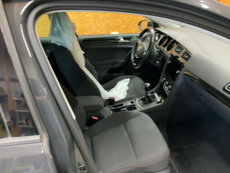Volkswagen Golf VII 1.6 TDI Sound 2018 – снимка 17
